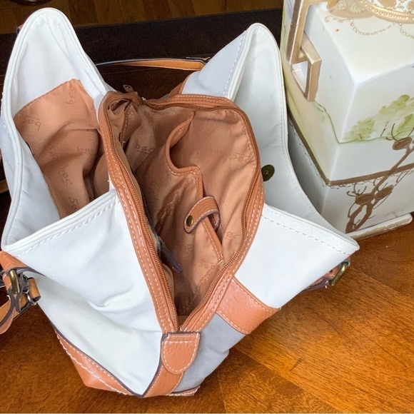 BOC- brown/grey and cream colored shoulder bag. Leather straps. 3 sections. - Picture 2 of 9